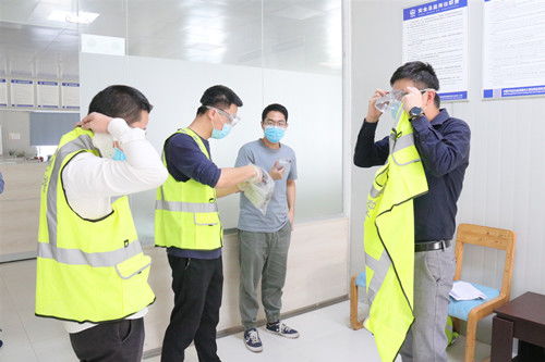 未雨綢繆，筑牢防線 七分公司孟加拉項(xiàng)目開展新冠疫情應(yīng)急預(yù)案與醫(yī)護(hù)人員防護(hù)用品專項(xiàng)演練
